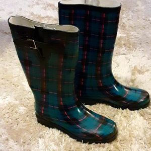 Stone Creek green blue red plaid rain boots buckles lightly padded insole 6 EUC…